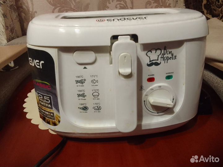 Фритюрница Endever Skyline FR-111 белый