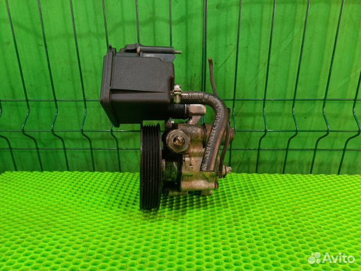 Насос гидроусилителя Mercedes-Benz E W211 M272