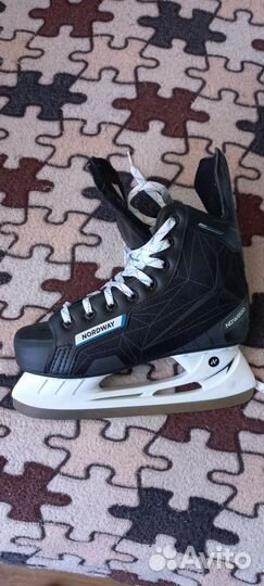 Коньки хоккейные