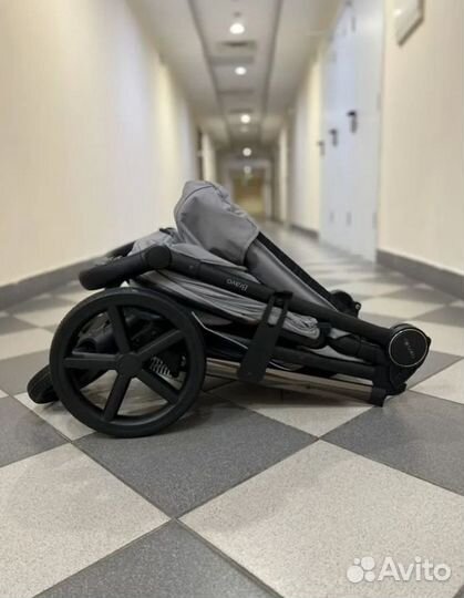 Прогулочная коляска carrello bravo plus
