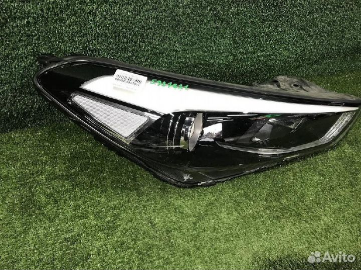 Фара правая Hyundai Tucson