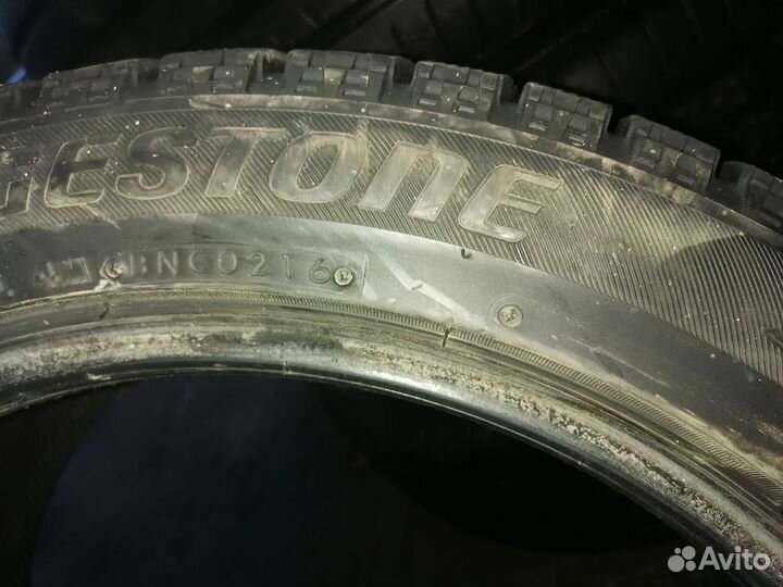 Bridgestone Blizzak VRX 215/50 R17 91