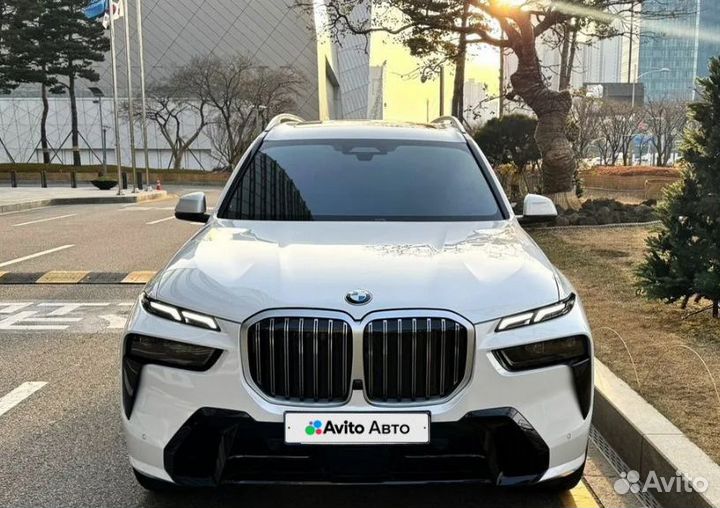 BMW X7 3.0 AT, 2024, 4 800 км