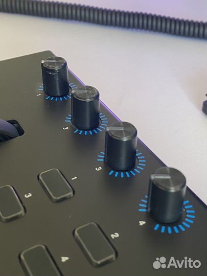 Midi клавиатура Alesis V25