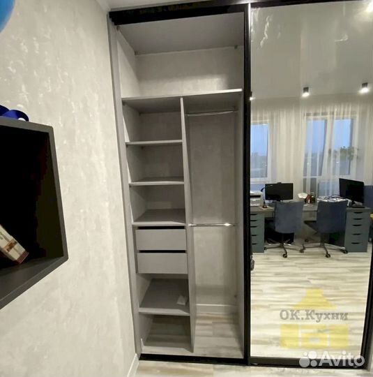 Шкаф двухстворчатый