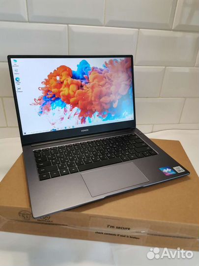 Honor. Тонкий. Металлический. i3 10110U