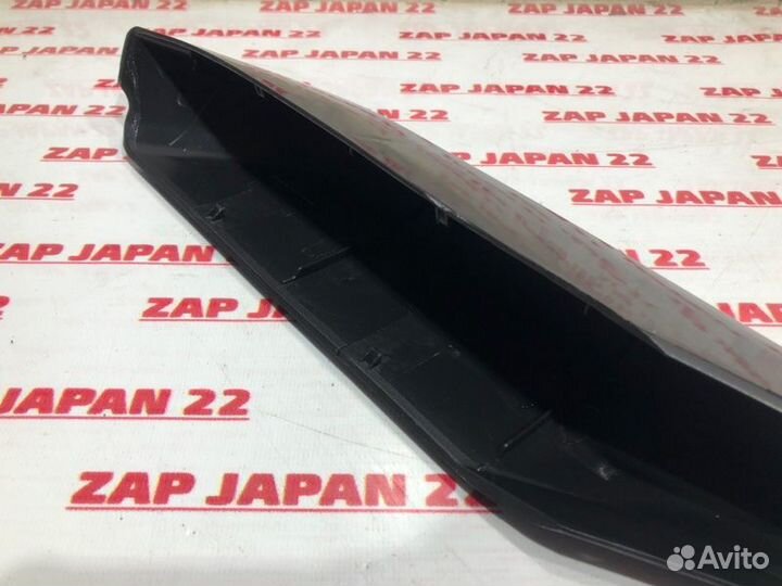 Крышка рейлинга задняя левая Toyota Land Cruiser