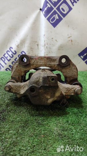 Суппорт передний правый Volkswagen Passat B5 седан