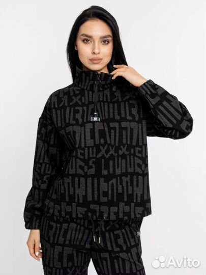 Женский спортивный костюм