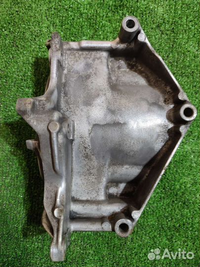 Кронштейн генератора Mercedes w124 m111