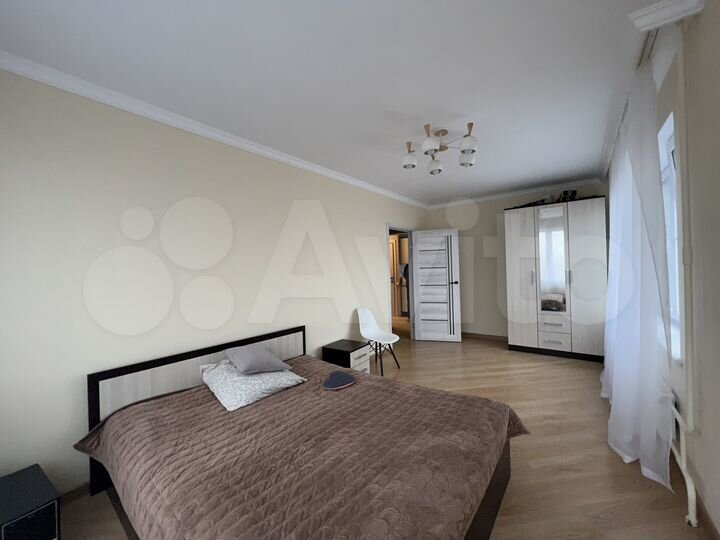 2-к. квартира, 60 м², 8/17 эт.