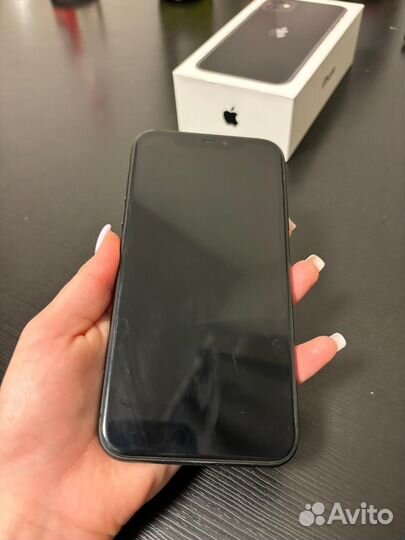 iPhone 11, 64 ГБ