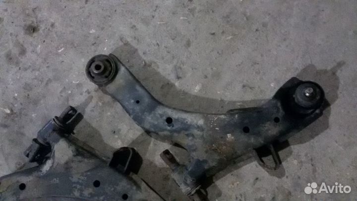 Хендай элантра XD рычаг подвески