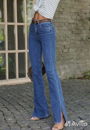 Джинсы клёш от колена с разрезами