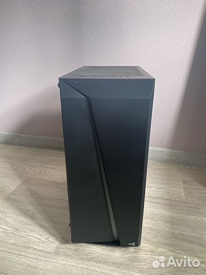 Корпус для компьютера Aerocool Cylon Pro TG