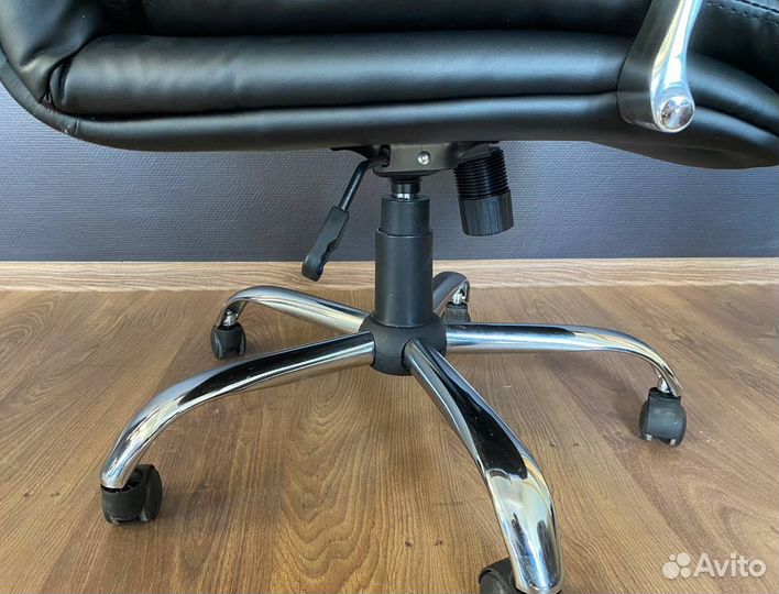 Компьютерное кресло. Кресло руководителя