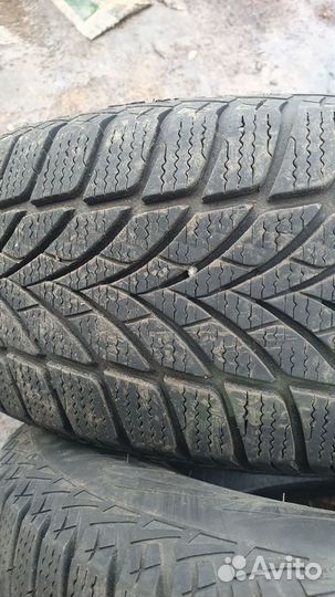 Goodyear UltraGrip 195/65 R15