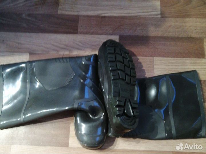 Резиновые сапоги