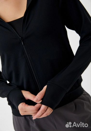 Толстовка Uniqlo р. XS