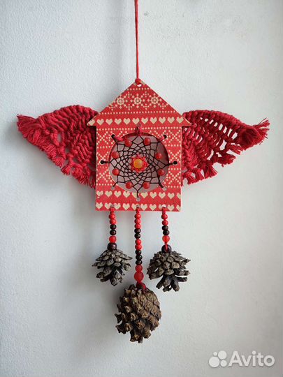 Оберег ловец снов домик, с крыльями, перьями