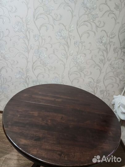 Стол из массива дерева