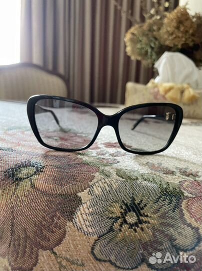 Солнцезащитные очки женские брендовые