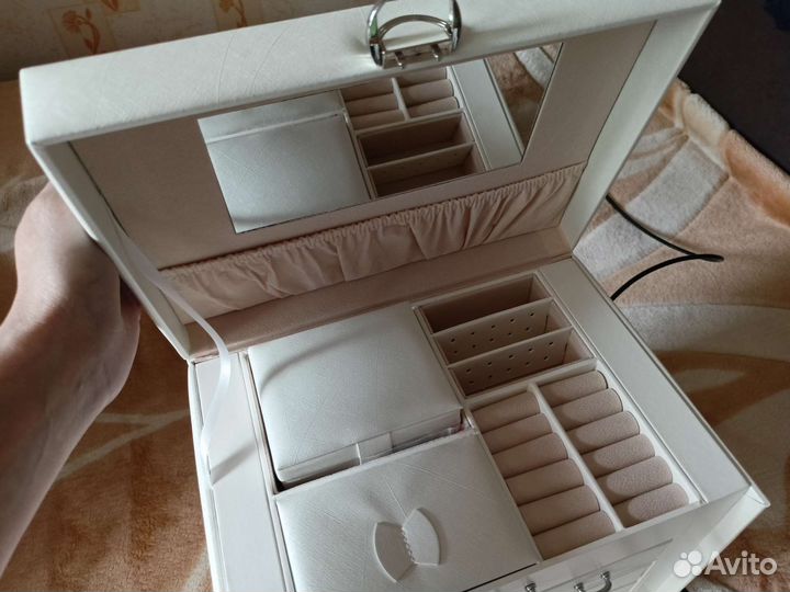 Шкатулка для украшений большая с замком