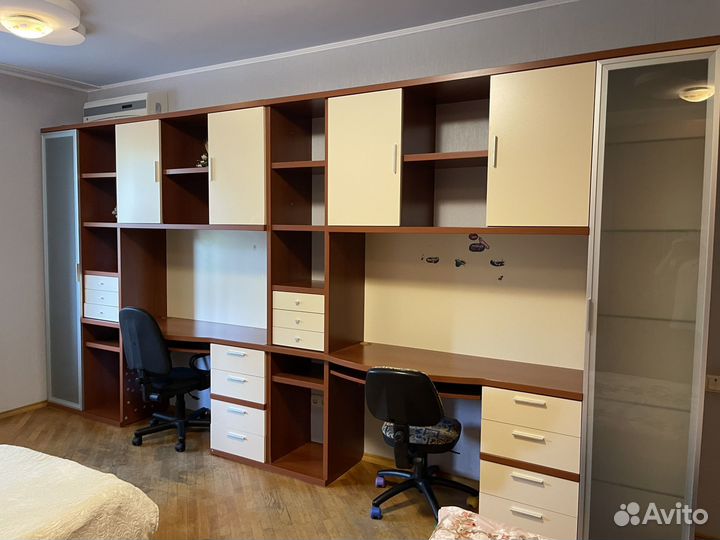 Стол на 2 рабочих места с шкафом