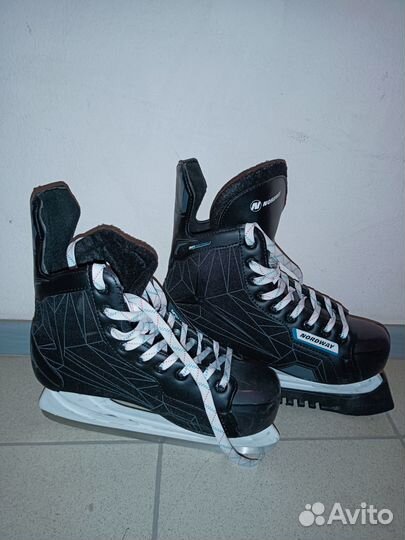 Продаются коньки мужские(на школьника)