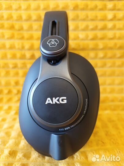 Студийные наушники AKG K371