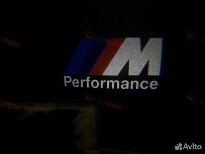 Проекция логотипа BMW на двери Тип 3