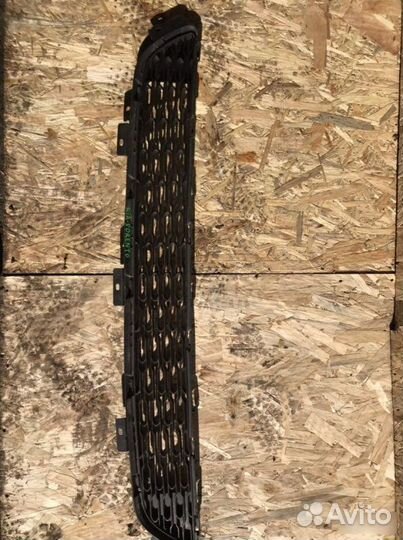 Решетка бампера передняя Kia Sorento