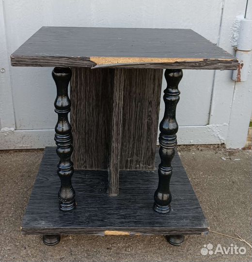 Подставка под колонки или цветы