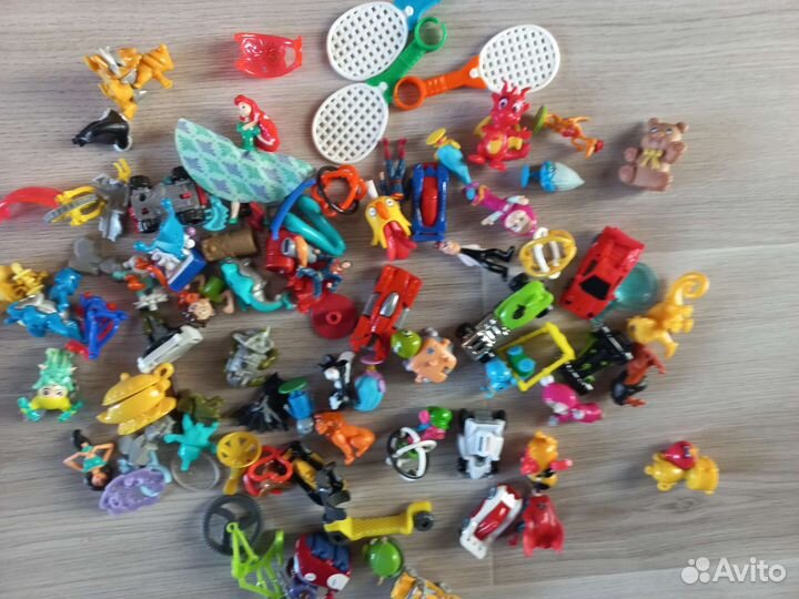 Игрушки из киндера пакетом