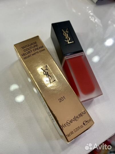 Матовая помада YSL