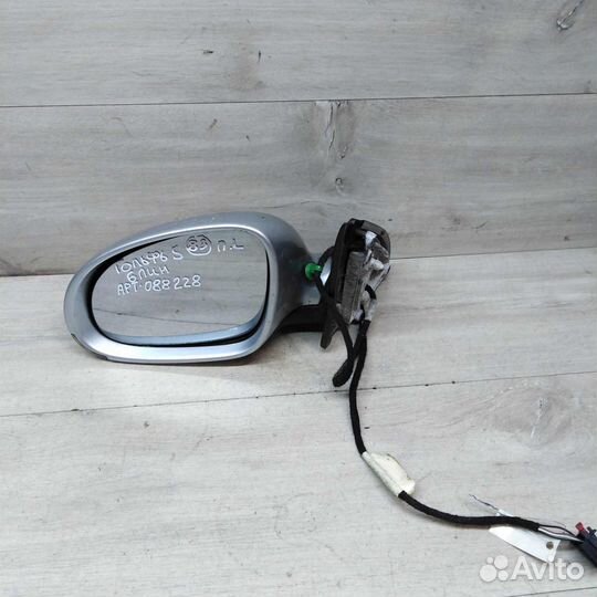 Зеркало наружное левое Volkswagen Jetta 5