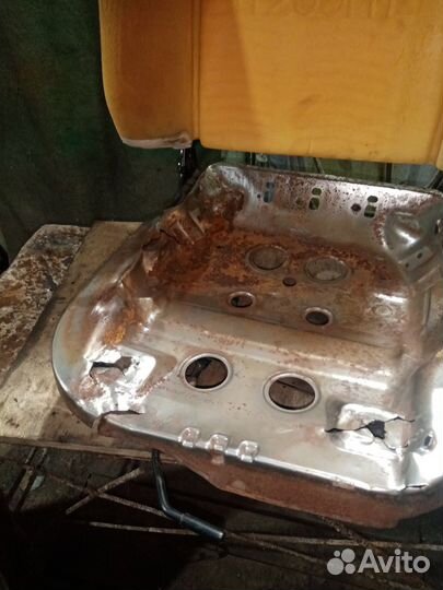 Вадительское сиденье hino