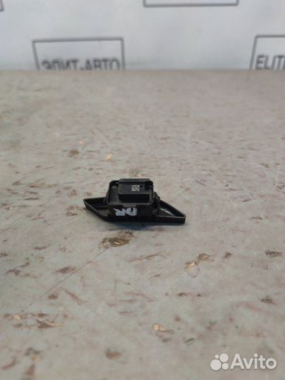 Кнопка центрального замка правая Bmw 5 G30 2.0