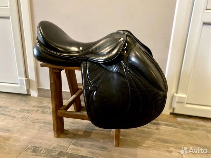 Седло для лошади