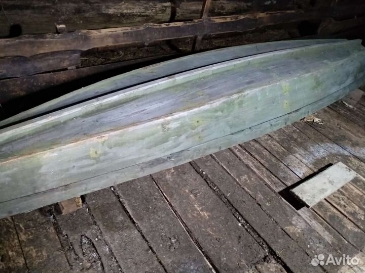 Лодка деревянная