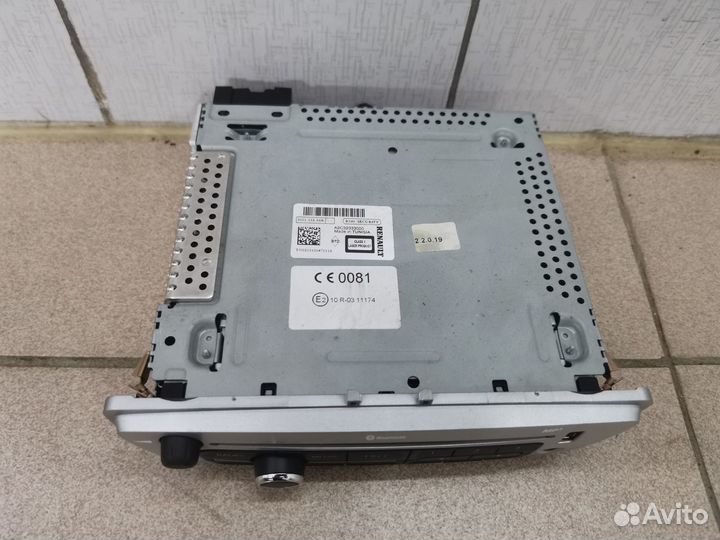 Штатная автомагнитола Renault Fluence Megane