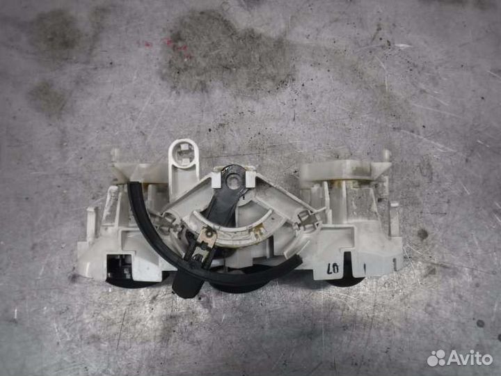 Блок управления отопителем Toyota Corolla 124