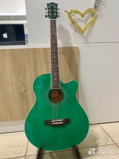 Акустическая гитара