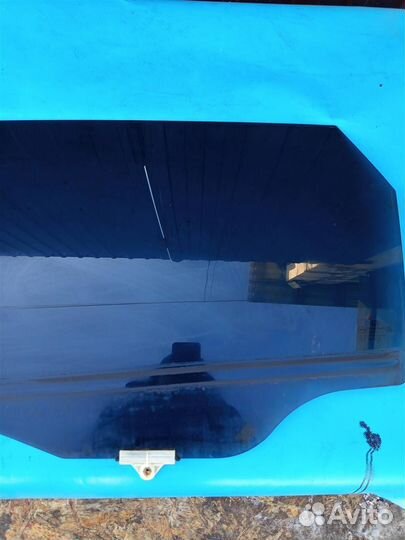 Стекло двери задней левой Kia Sorento XM (2009-20