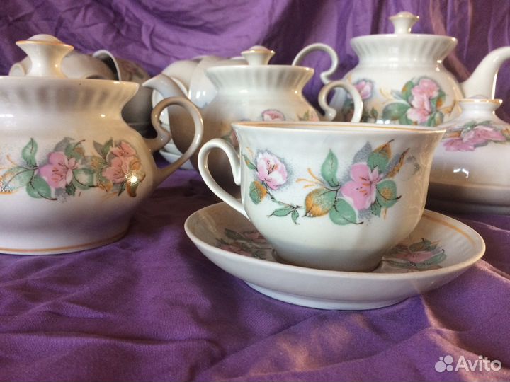 Фарфоровый сервиз на 12 персон