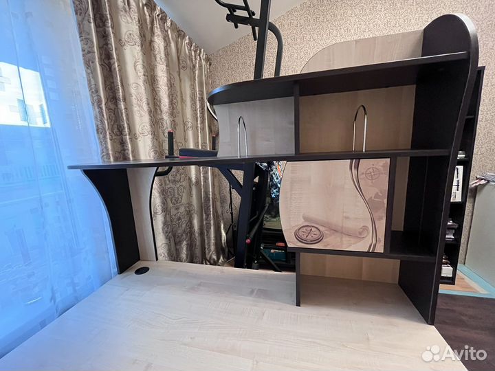 Стол компьютерный, рабочий, учебный