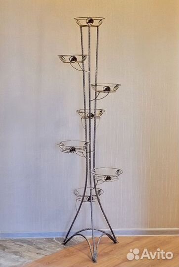 Подставка под комнатные растения металлическая