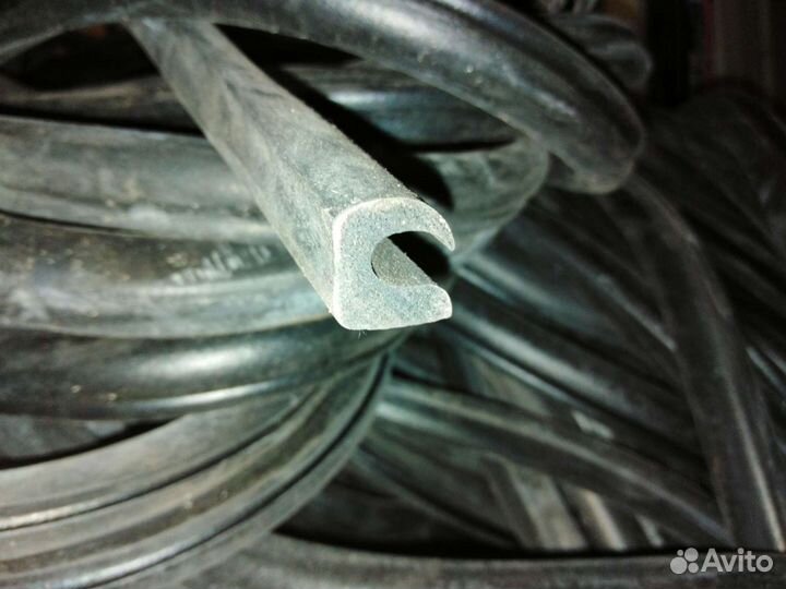 Уплотнитель двери ЗИЛ, газ-69, газ-21