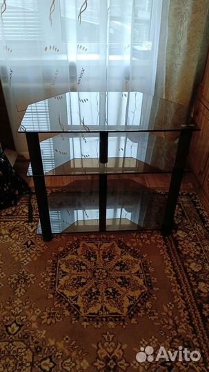 Угловая стеклянная тумба под тв