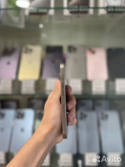 iPhone 15 Pro, 256 ГБ